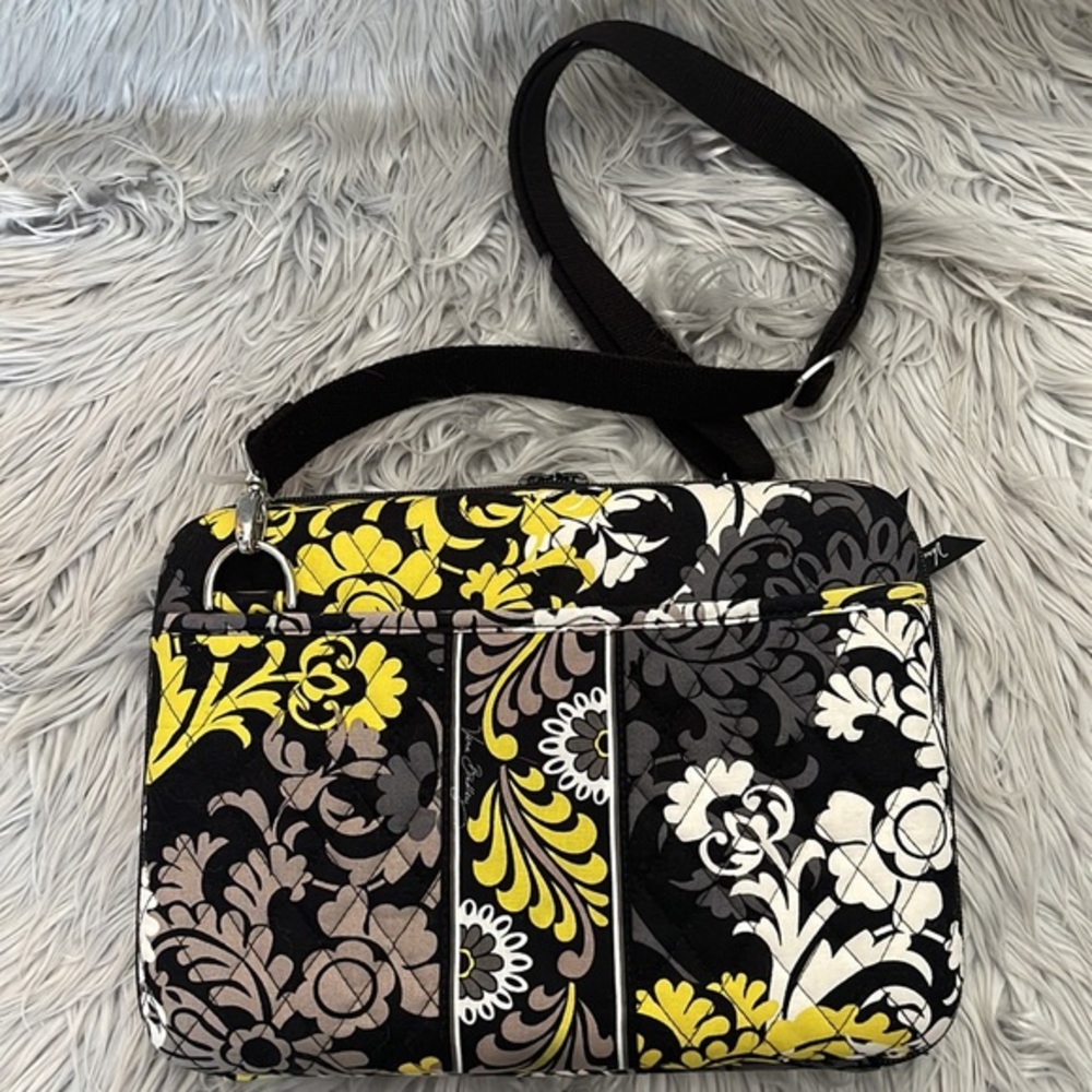 Vera‎ Bradley Hard Shell Tablet/iPad Case with Strap - Picture 2 of 15